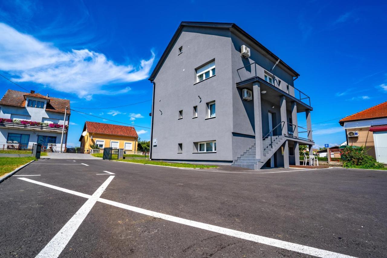 Km Therooms Bjelovar Buitenkant foto